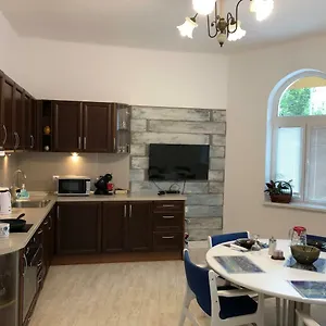 דירה Modern & Old