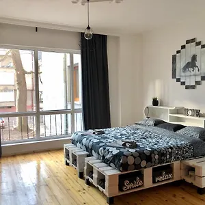 Spacious Modern Vintage Flat In The Heart Of Apartamento